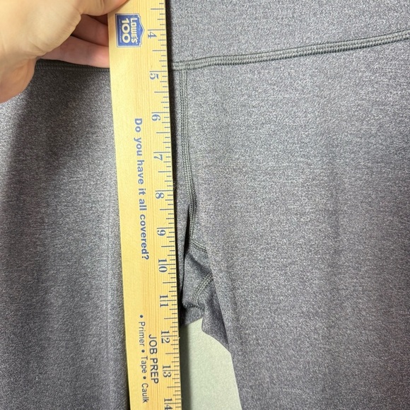 Lululemon Women’s Heathered Gray Cropped 21” Leggings Size 6 - Picture 4 of 8